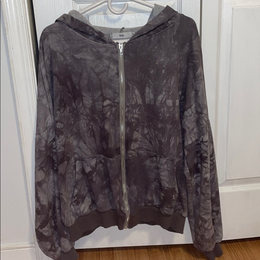 Adika zip up